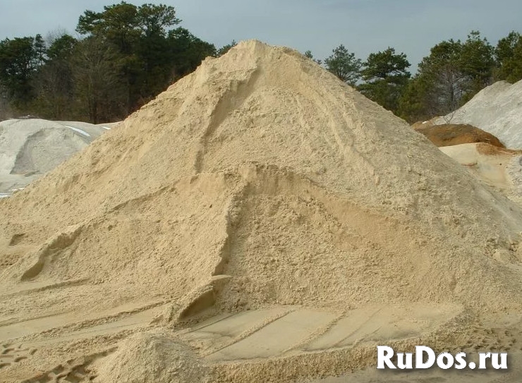 Доставка песка самосвалами по Масловке и доставим песок в фото