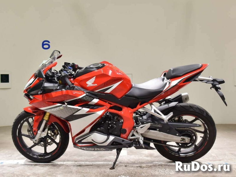 Мотоцикл спортбайк Honda CBR250RR рама MC51 фотка