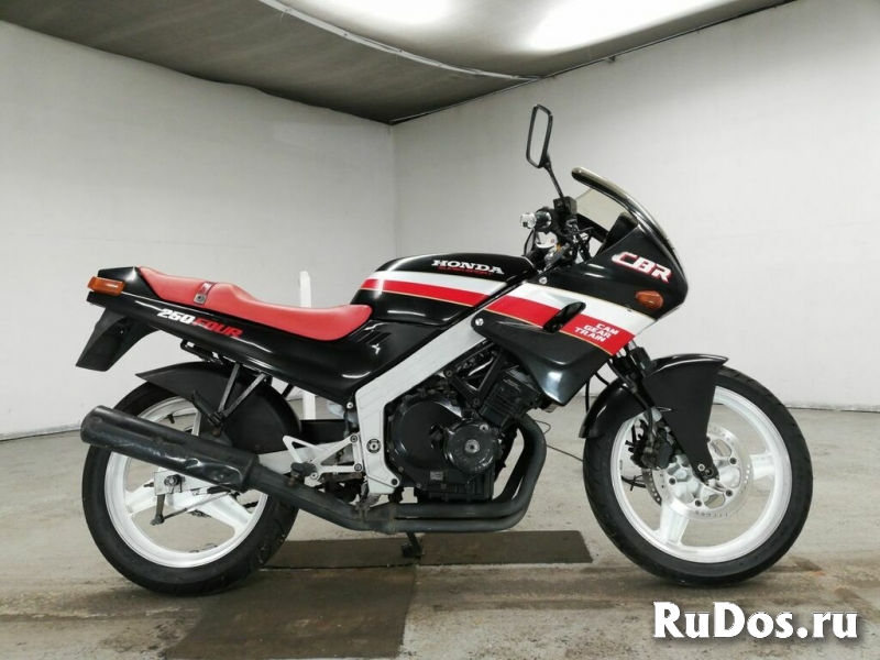 Мотоцикл спортбайк Honda CBR250F рама MC14 модификация спортивный фото