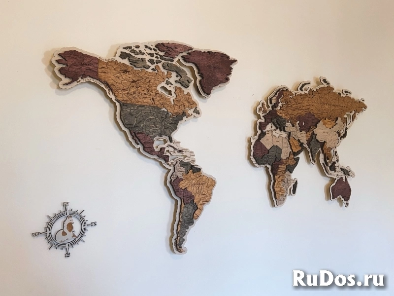 Стильная карта мира из дерева на стену изображение 9