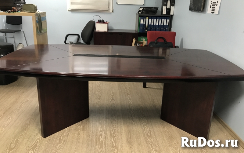 Переговорный стол для офиса фотка