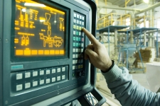 Ремонт панелей оператора, промышленных мониторов, компьютеров картинка из объявления