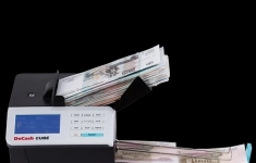 Счетчик банкнот DoCash CUBE портативный с детекцией картинка из объявления