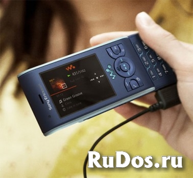 Мобильный телефон Sony Ericsson W595i фото