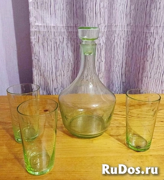 Графин стекло СССР салатовый со стаканчиками фото