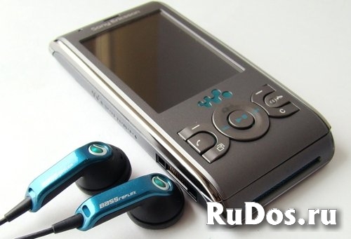 Мобильный телефон Sony Ericsson W595i фотка