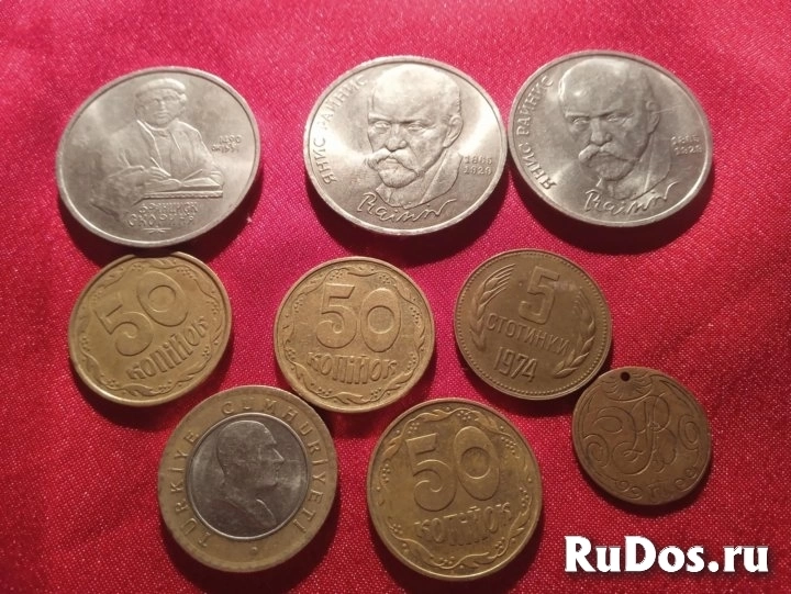 Монеты из разных стран фото