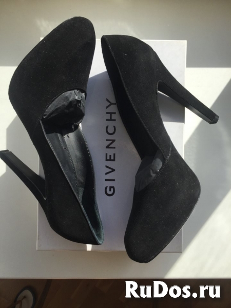 Туфли новые givenchy италия 39 размер черные замша платформа 1см изображение 3